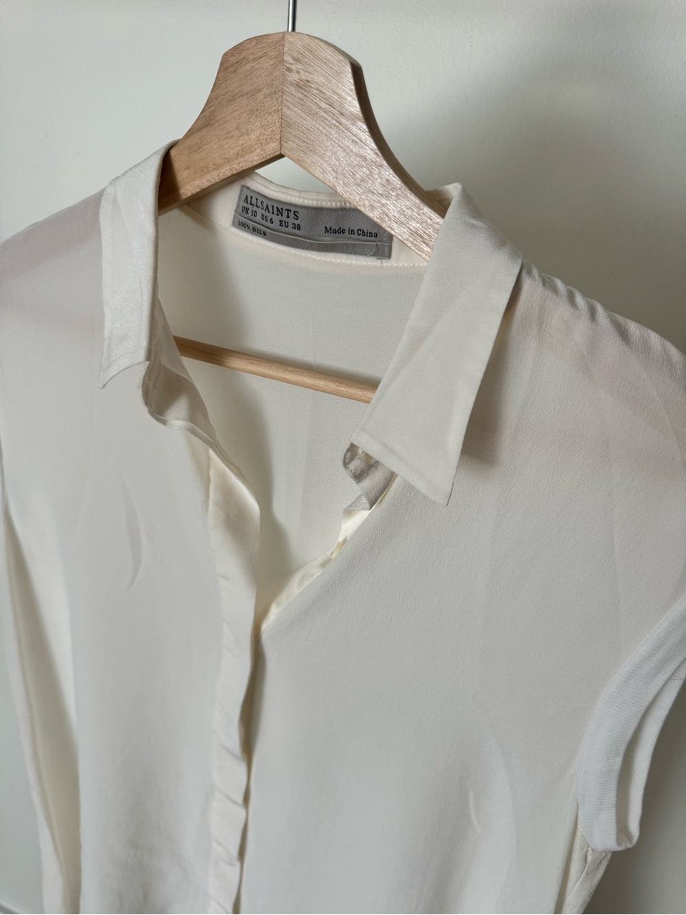 AllSaints Vice Shirt 100% Silk Ivory Sleeveless Button Front Blouse